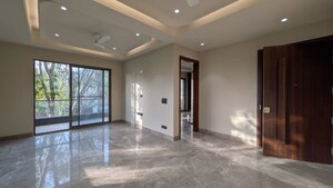 Room in 3 BHK Builder Floor at Chittaranjan Park – for Rent