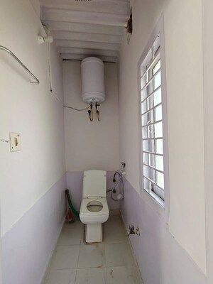 Bathroom in 1 BHK Apartment at Green Park Extension – for Rent