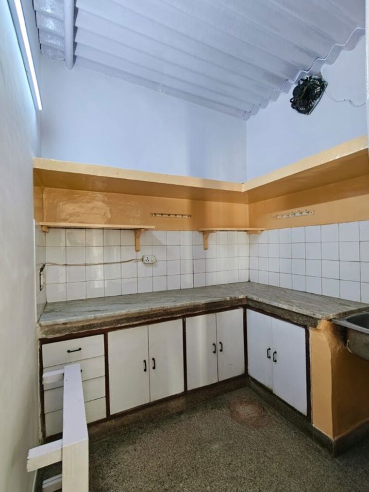 Kitchen, green park extension 1 Bedroom 600 Sq.Ft. Apartment In Green Park Extension Delhi 10414301