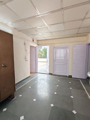 Room in 1 BHK Apartment at Green Park Extension – for Rent
