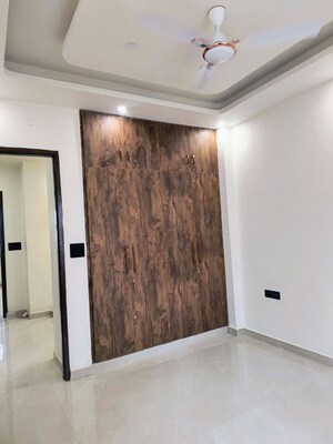 Room in 4 BHK Independent House at Laxman Chowk – for Sale