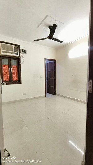 Room in 2 BHK Builder Floor at Panchsheel Vihar – for Rent