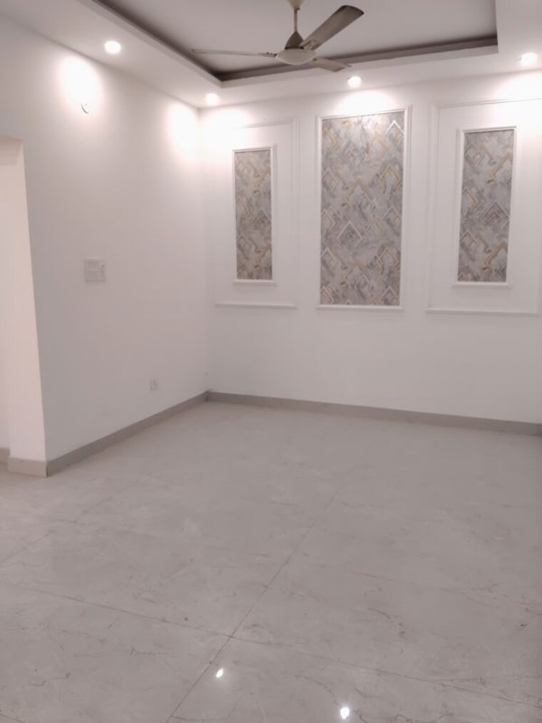 Room, jawahar nagar 3 Bedroom 1200 Sq.Ft. Apartment In Jawahar Nagar Delhi 10407666