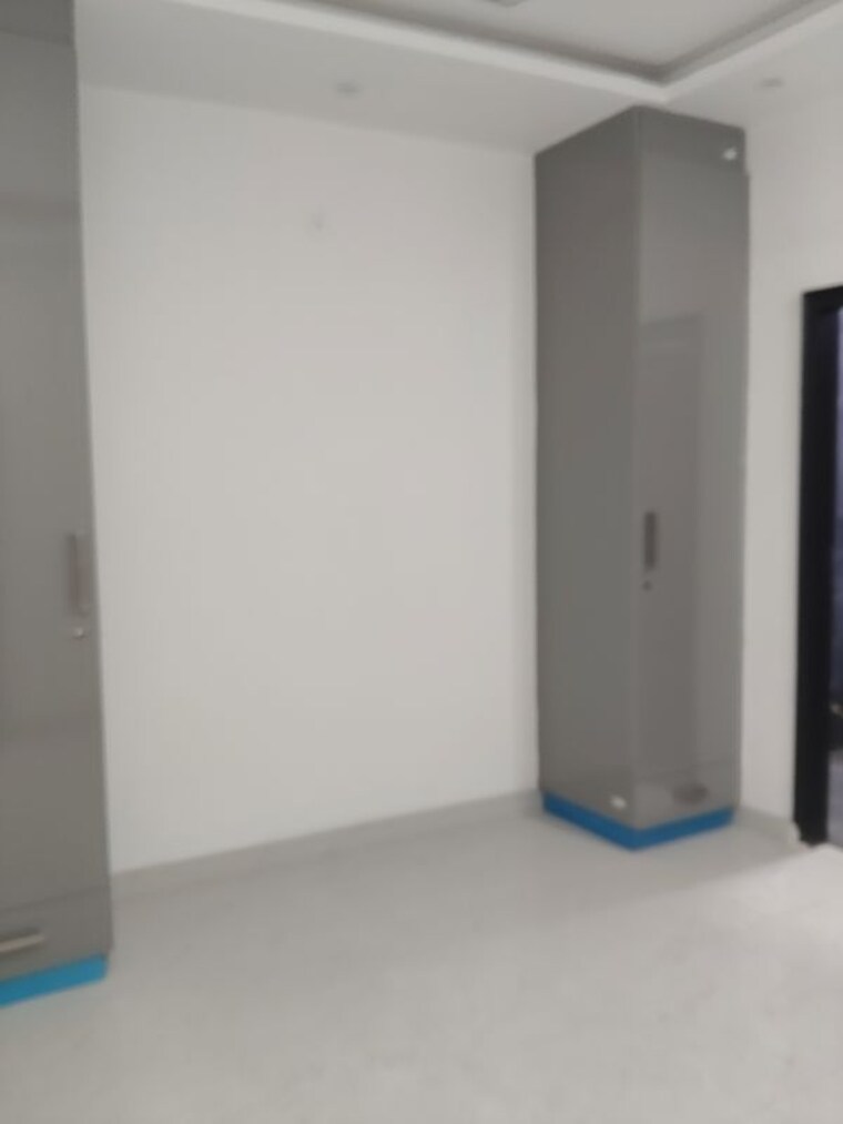 Room, jawahar nagar 3 Bedroom 1200 Sq.Ft. Apartment In Jawahar Nagar Delhi 10407666
