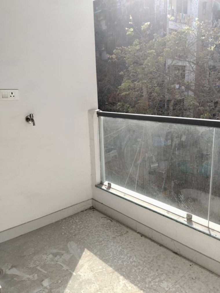 Balcony, jawahar nagar 3 Bedroom 1200 Sq.Ft. Apartment In Jawahar Nagar Delhi 10407666