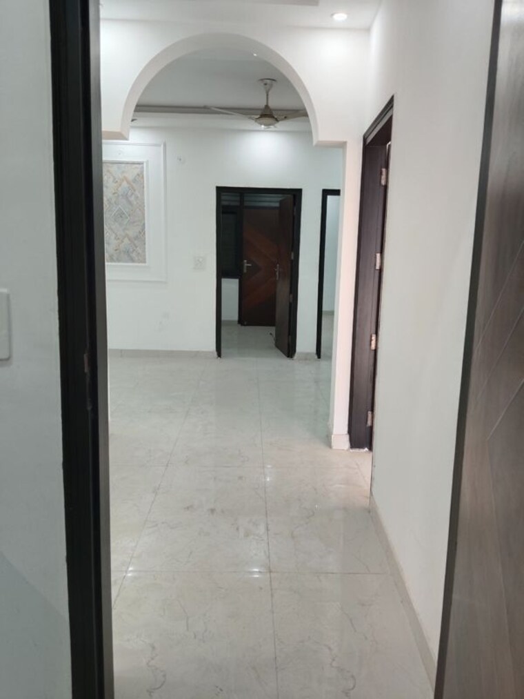 Room, jawahar nagar 3 Bedroom 1200 Sq.Ft. Apartment In Jawahar Nagar Delhi 10407666
