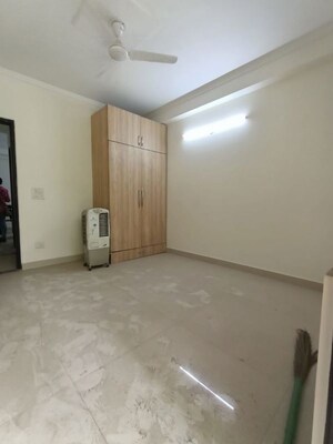 Room in 1 BHK Builder Floor at Panchsheel Vihar – for Rent