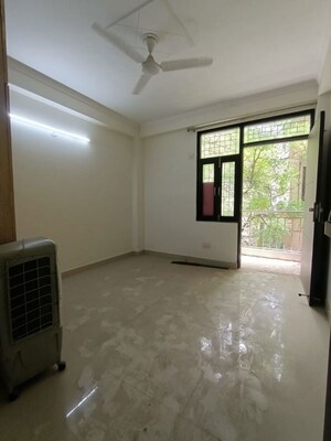 Room in 1 BHK Builder Floor at Panchsheel Vihar – for Rent
