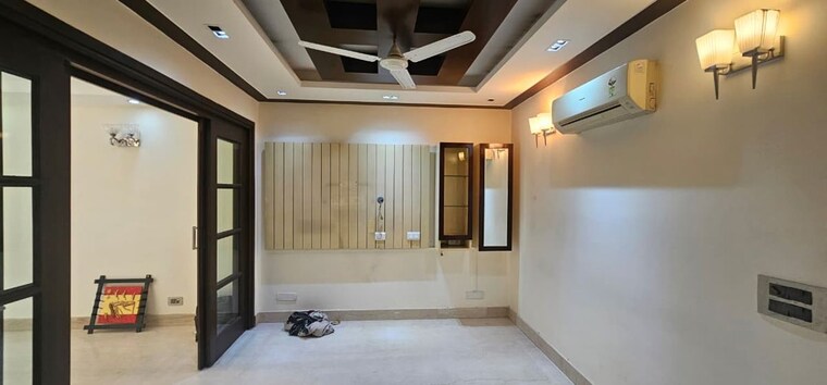 Living Room, east of kailash 3 Bedroom 200 Sq.Yd. Builder Floor In East Of Kailash Delhi 10414383