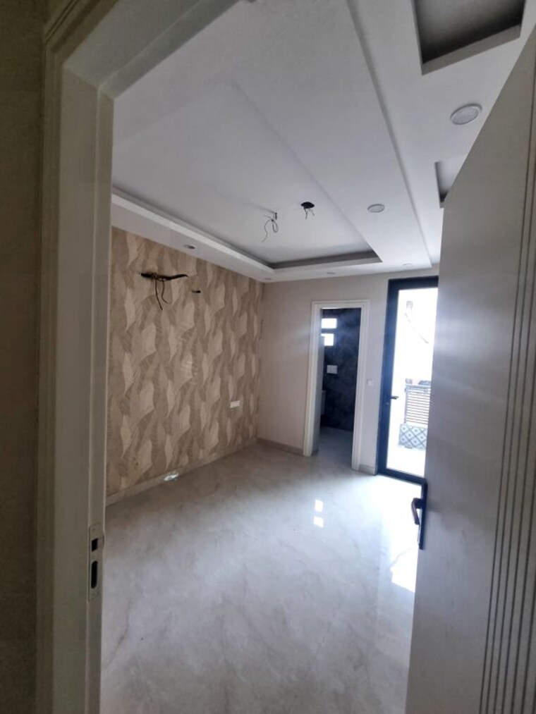 Room, parklands 4 Bedroom 250 Sq.Yd. Builder Floor In Sector 85 Faridabad 10414389