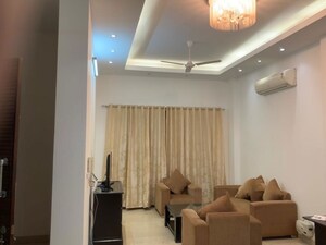 Furnished Amenities in 3 BHK Builder Floor at Jawahar Nagar – for Rent