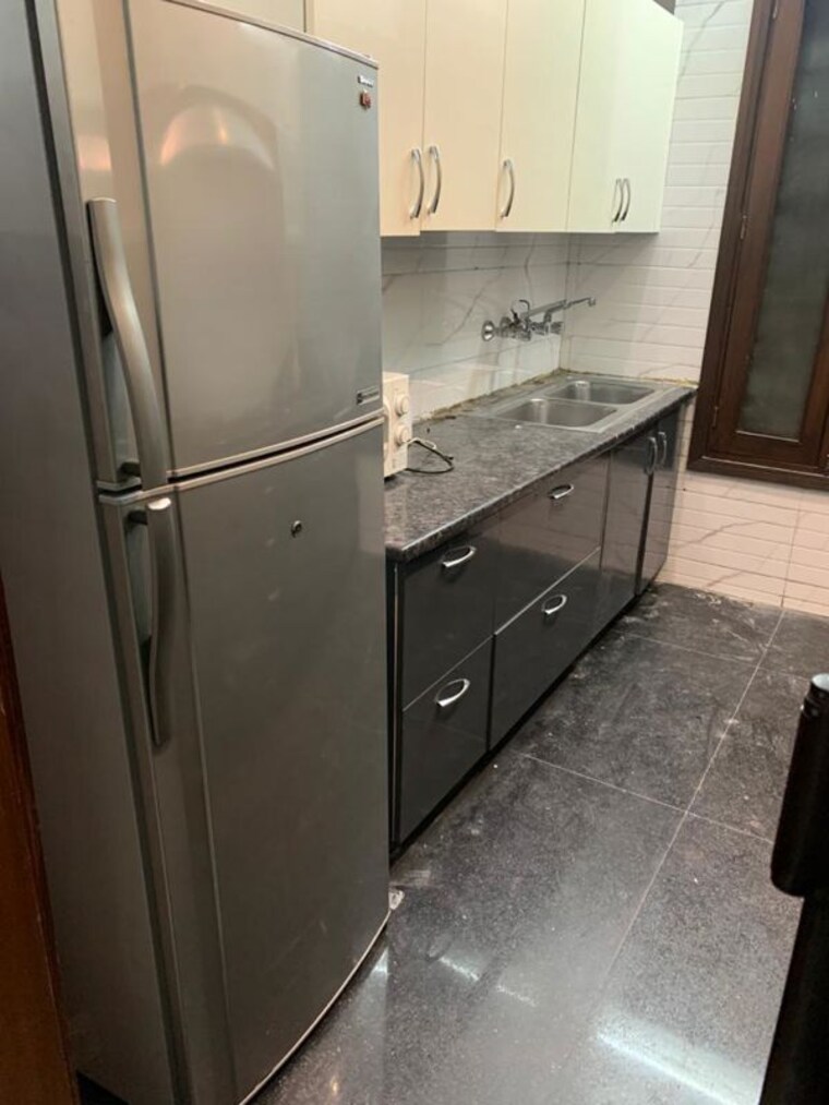 Kitchen, jawahar nagar 3 Bedroom 200 Sq.Yd. Builder Floor In Jawahar Nagar Delhi 10414412