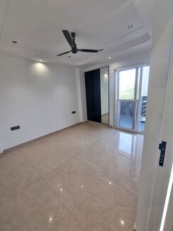 4 BHK + Pooja Room,Servant Room,Study Room Builder Floor For Sale in Parklands