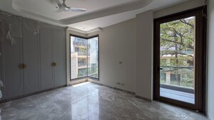 Room in 4 BHK Builder Floor at Safdarjung Enclave – for Sale