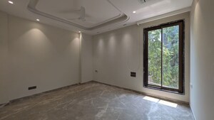 Room in 4 BHK Builder Floor at Safdarjung Enclave – for Sale