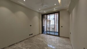 Room in 4 BHK Builder Floor at Safdarjung Enclave – for Sale