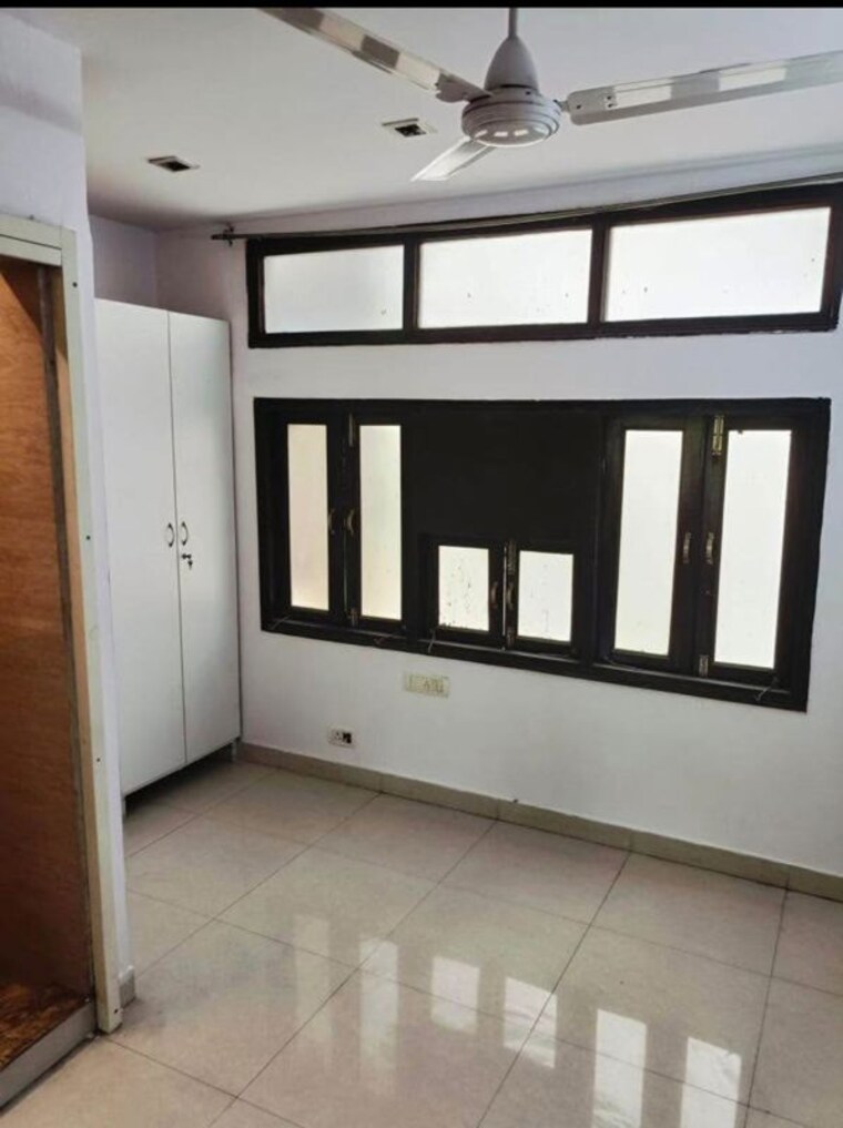 Room, greater kailash 3 Bedroom 1800 Sq.Ft. Apartment In Greater Kailash Delhi 10414462