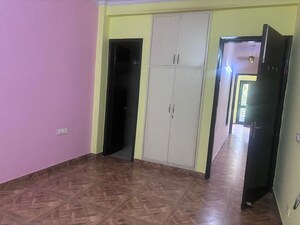 Room in 3 BHK Builder Floor at Ansal Plaza Sector-23, Sector 23 – for Rent