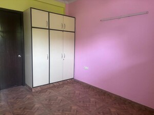 Room in 3 BHK Builder Floor at Ansal Plaza Sector-23, Sector 23 – for Rent