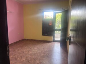 Room in 3 BHK Builder Floor at Ansal Plaza Sector-23, Sector 23 – for Rent