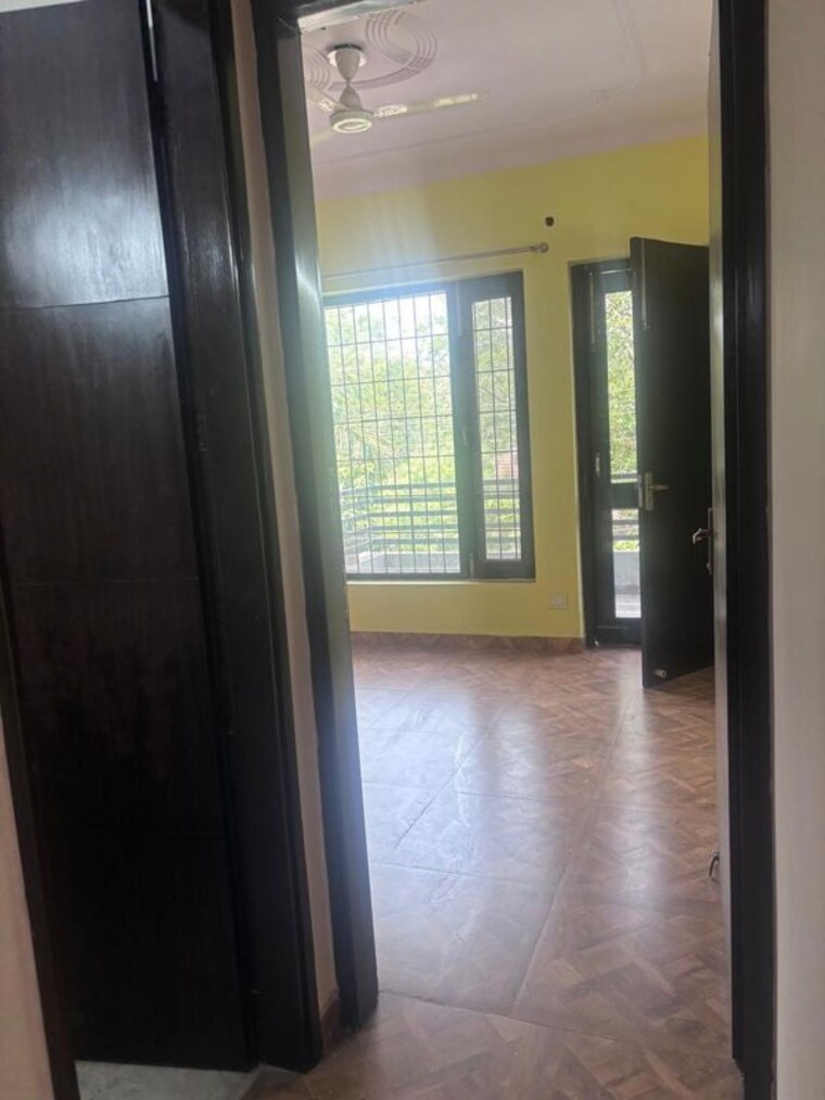 Room, ansal-plaza-sector-23 3 Bedroom 360 Sq.Ft. Builder Floor In Sector 23 Gurgaon 10414483