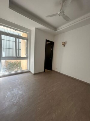 Room in 5 BHK Villa at Emaar Marbella, Sector 66 – for Rent