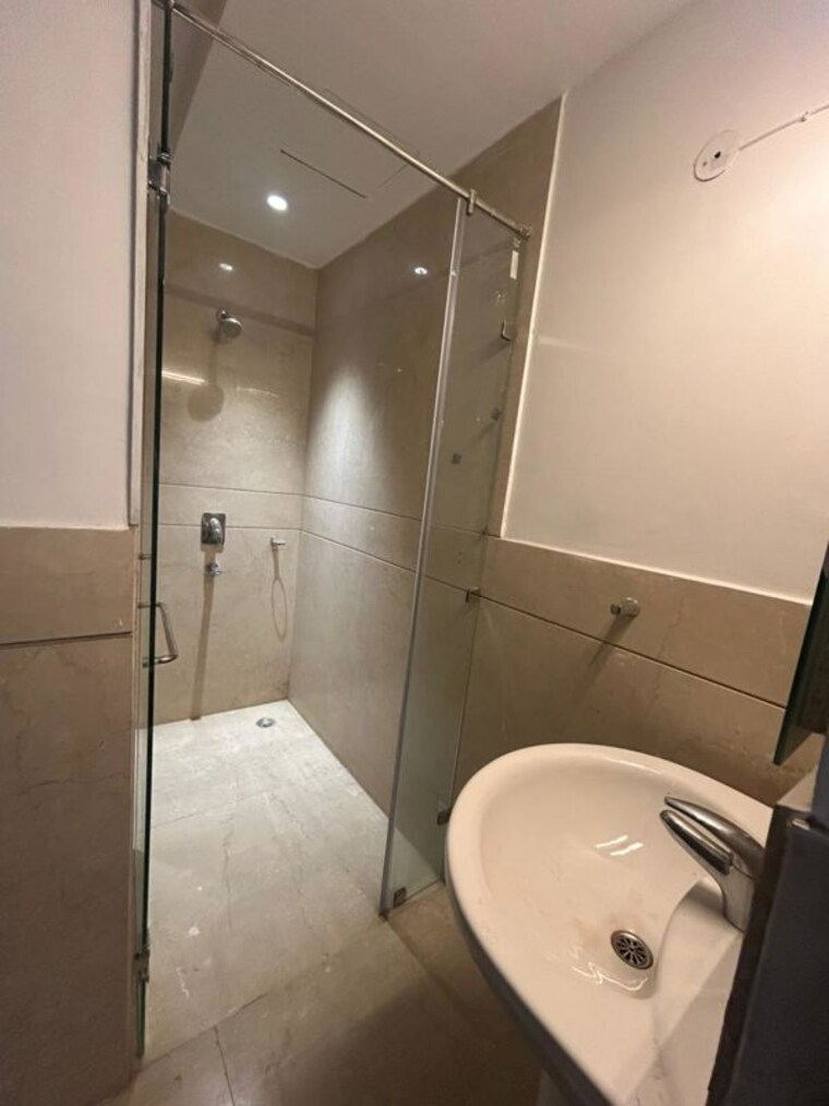 Bathroom, emaar-marbella 5 Bedroom 360 Sq.Yd. Villa In Sector 66 Gurgaon 10414550