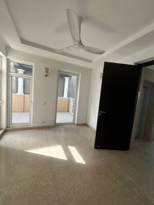 Room in 5 BHK Villa at Emaar Marbella, Sector 66 – for Rent