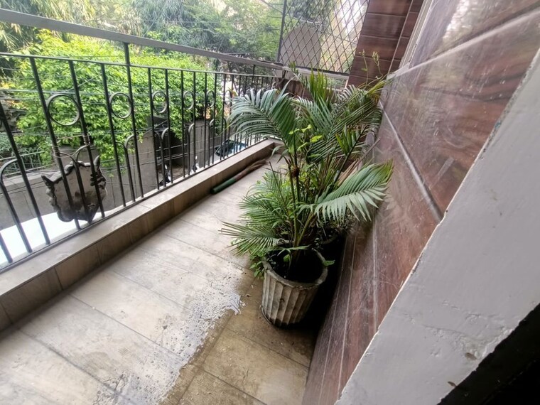 Balcony, panchsheel vihar 1 Bedroom 40 Sq.Yd. Builder Floor In Panchsheel Vihar Delhi 10414552