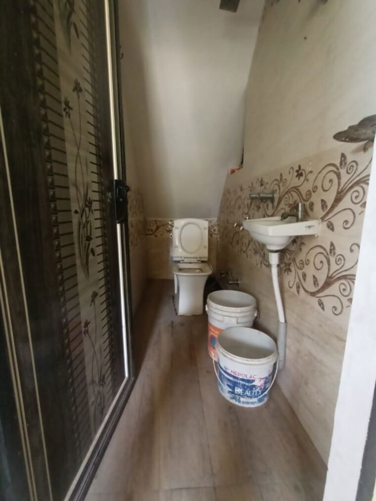Bathroom, panchsheel vihar 1 Bedroom 40 Sq.Yd. Builder Floor In Panchsheel Vihar Delhi 10414552