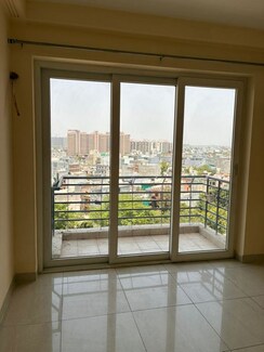 2 BHK Apartment For Rent in Mahindra Aura