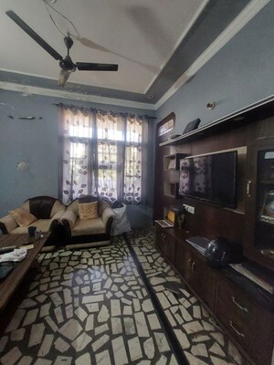 Room in 2 BHK Builder Floor at Rajguru Nagar – for Rent