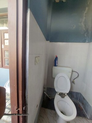 Bathroom in 2 BHK Builder Floor at Rajguru Nagar – for Rent