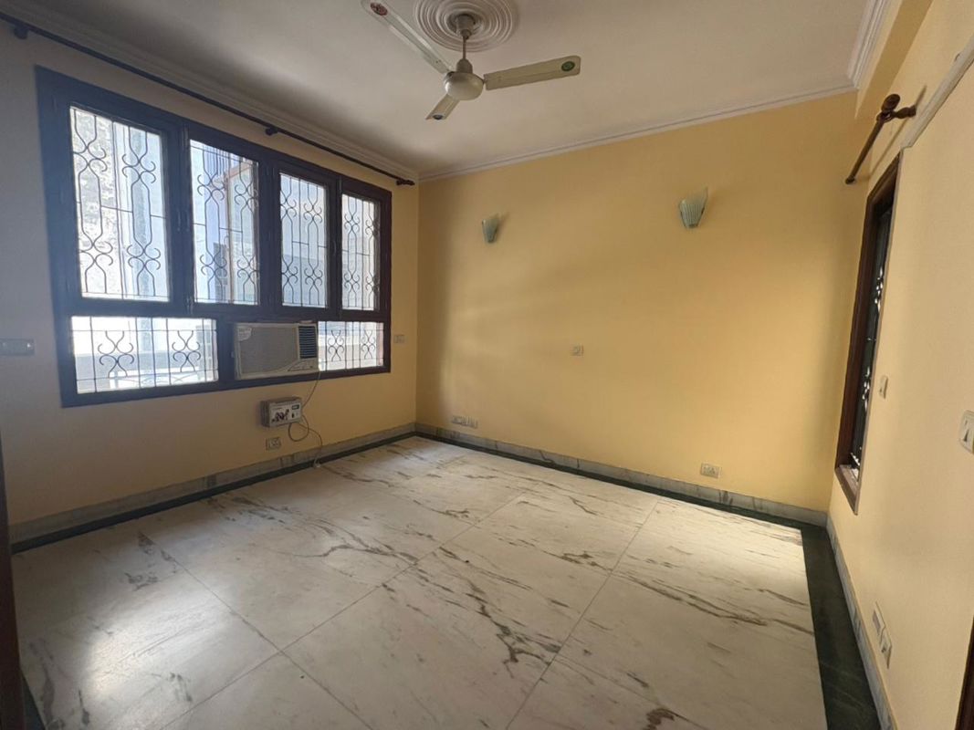 3 BHK Builder Floor For Rent in South City 1