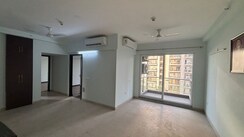3.5 BHK + Servant Room Apartment For Rent in Microtek Greenburg