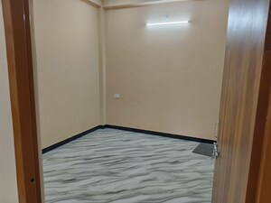 Room in 2 BHK Independent House at Maulviganj – for Rent