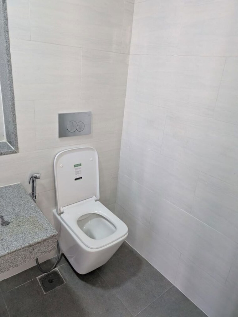 Bathroom, dynamix-divum 2 Bedroom 910 Sq.Ft. Apartment In Malad East Mumbai 10414637