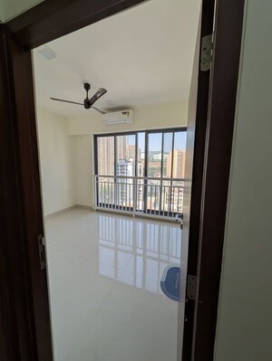 Room in 2 BHK Apartment at Dynamix Divum, Malad East – for Rent