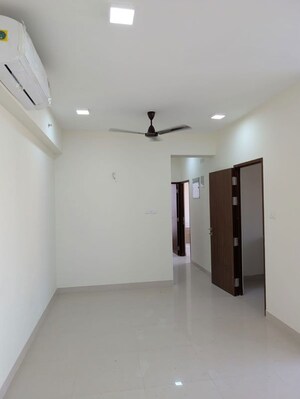 2 BHK Apartment For Rent in Dynamix Divum, Malad East