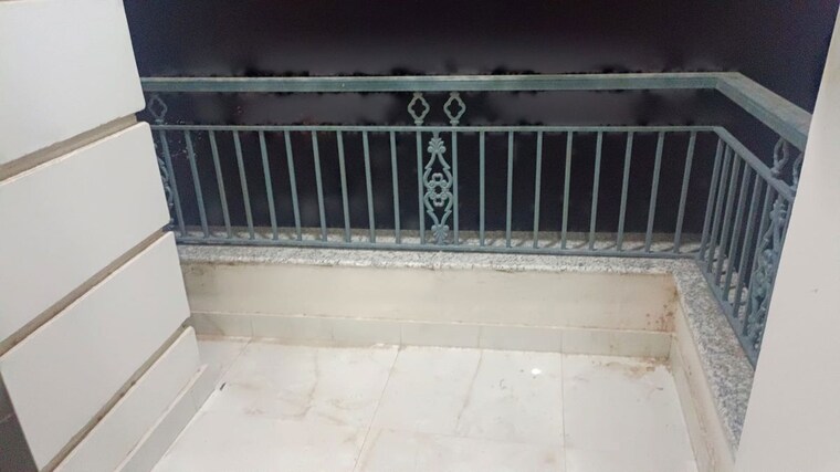 Balcony, vasant kunj enclave 2 Bedroom 75 Sq.Yd. Builder Floor In Vasant Kunj Enclave Delhi 10414642