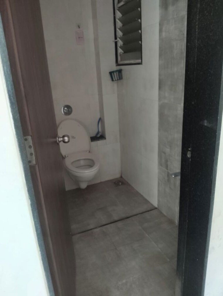 Bathroom, aikya-apartments-kalyani-nagar 2 Bedroom 850 Sq.Ft. Apartment In Kalyani Nagar Pune 10414669