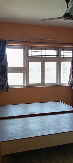 Room in 2 BHK Apartment at Horizon CHS, Andheri West – for Sale