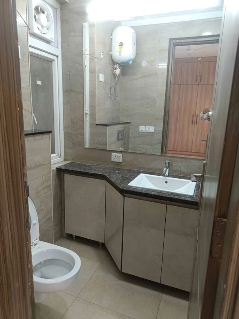 Bathroom, conscient-heritage-max 3 Bedroom 1921 Sq.Ft. Apartment In Sector 102 Gurgaon 10414644