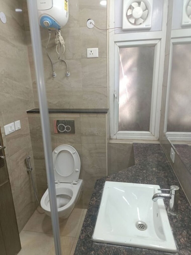 Bathroom, conscient-heritage-max 3 Bedroom 1921 Sq.Ft. Apartment In Sector 102 Gurgaon 10414644