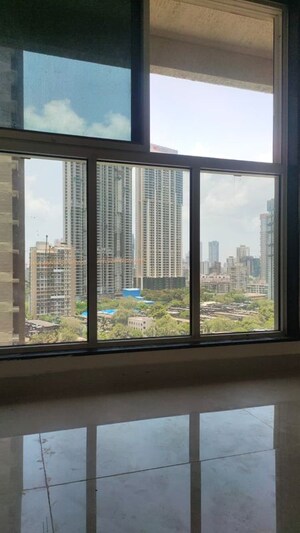 Room in 2 BHK Apartment at Worli – for Rent