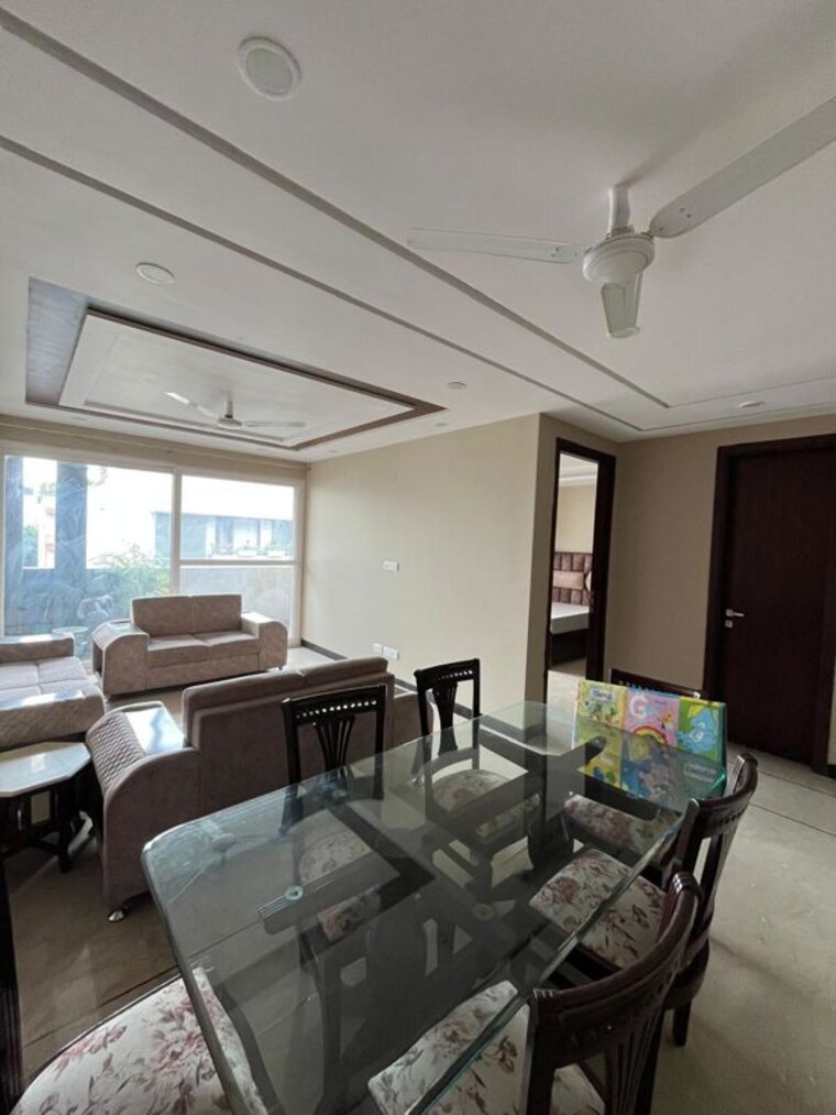 Living Room, greater kailash i 3 Bedroom 2000 Sq.Ft. Builder Floor In Greater Kailash I Delhi 10414726