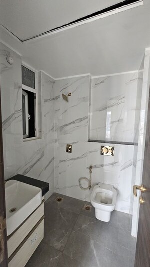 Bathroom in 2 BHK Builder Floor at Smart World Orchard, Sector 61 – for Rent