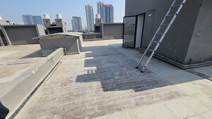 Parking in 2 BHK Builder Floor at Smart World Orchard, Sector 61 – for Rent