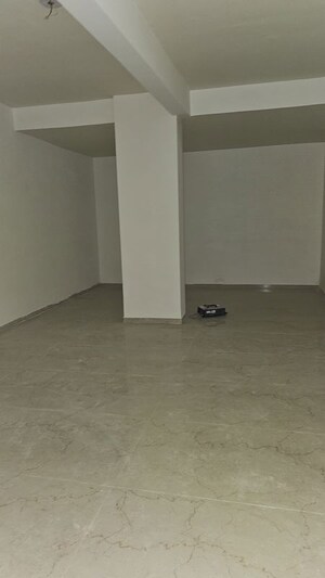 Room in 2 BHK Builder Floor at Smart World Orchard, Sector 61 – for Rent
