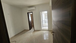 Room in 2 BHK Builder Floor at Smart World Orchard, Sector 61 – for Rent